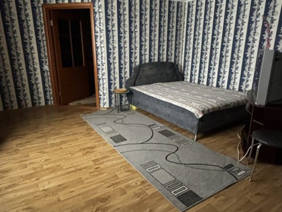 Здається кімната в центрі міста (вул. Грушевського) Черкассы