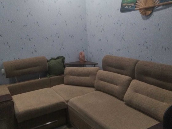 Здається кімната на шкільній у приватн. будинку для хлопця чи дівчини. Черкассы