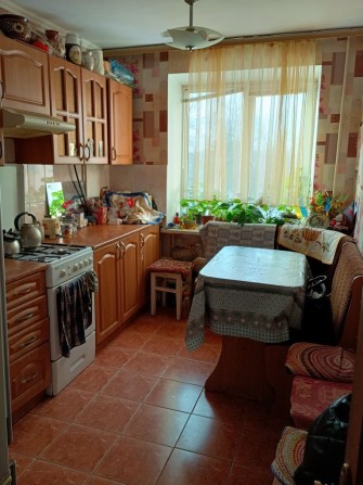 Здається 2 кімнати в 3 кімнатній з власницею - фото 1