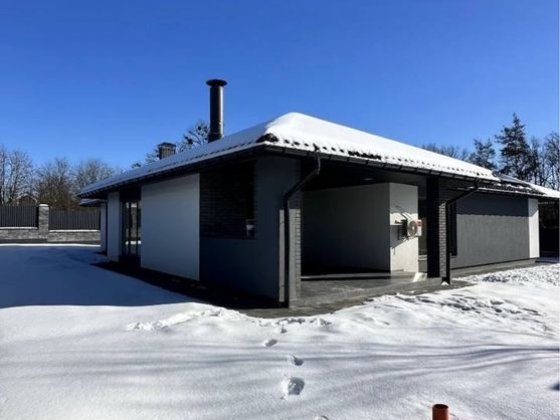 Будинок з чорновим ремонтом та гаражем Михайловка-Рубежовка