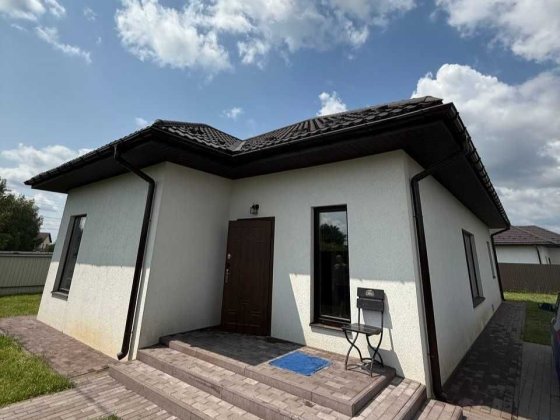 Терміново продам будинок з ремонтом в гарній локації Михайловка-Рубежовка