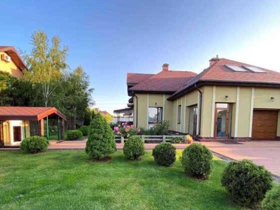 Комфортний будинок в котеджном містечку в с.Петрушки Петрушки