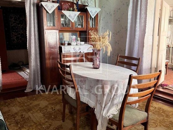 Продаж ½ частини будинку, що розташований в ЦЕНТРІ  с. Петрушки Петрушки