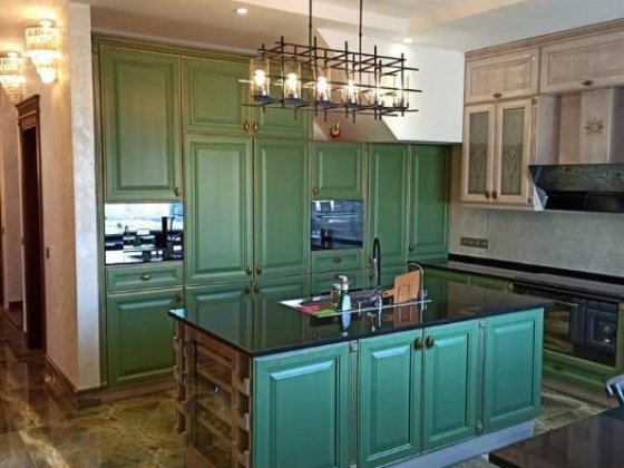 Продажа нового дома в закрытом коттеджном городке.С выходом на воду. Плюти