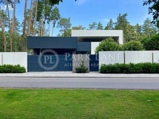 Плюти, Будинок з ремонтом 305м, басейн, ділянка 11сот Плюти