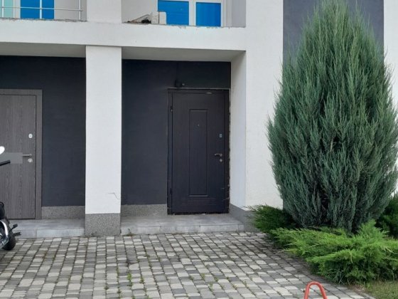 Продам танхаус  з червоної цегли 2 поверхи Погреби