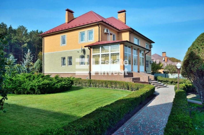 У продажу приватна резиденція з виходом до води серед соснового лісу - фото 1