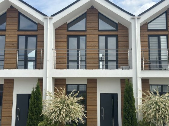 Таунхаус 68 кв.м, КМ Prydesennya. Пухівка, Рожни Пухівка