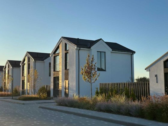 Котедж з документами 100 м² в котеджному містечку з озером, біля Десни Пухівка