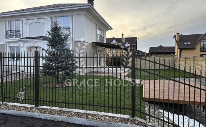 Новий котедж на БЕРЕЗІ ОЗЕРА з РЕМОНТОМ, з охороною у КМ. с. Романків - фото 1