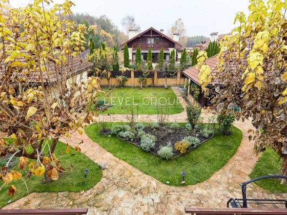 Будинок з ремонтом на власній ділянці 10 соток з озелененою територією Северинівка