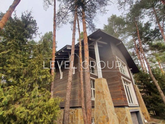 Продаж шале 380 кв.м. в лісі зі своїм SPA-центром та басейном! Романков