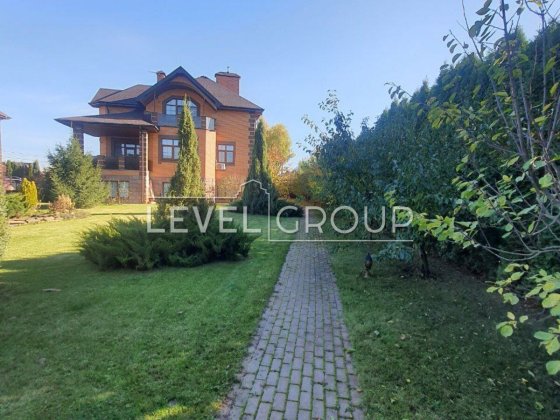 Продаж будинку 280 м.кв. з укриттям і ландшафтом. 15 соток! Романків