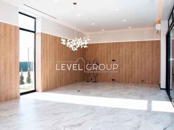 Готовий будинок з дизайнерським ремонтом. КМ "Рославичі"! Рославичі