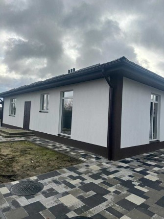 Новий будинок у котеджному містечку  у с.Щасливе, Київської області - фото 1