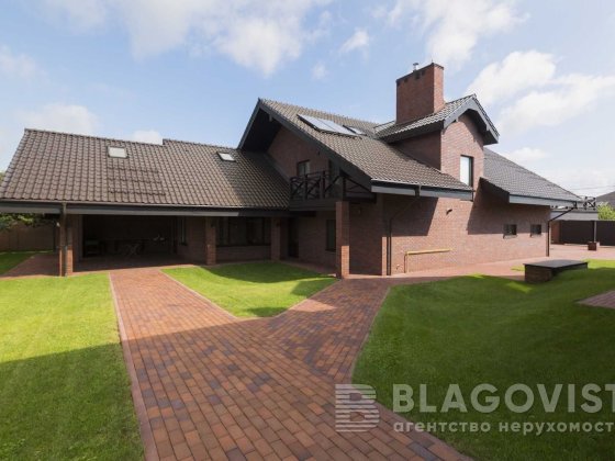 Старі  Петрівці  Будинок  маєток- 429 кв.м. 45 соток 2300000$ Старі Петрівці