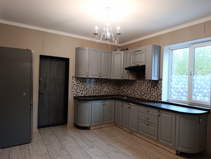 Продаж будинку/дуплекса з ремонтом у Тарасівці!!

Пропонується простор - фото 1