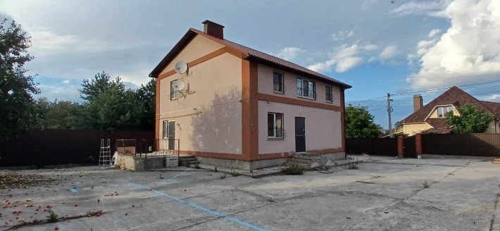 Красивий будинок в Старих Петрівцях, 18  км від Києва, 6 спалень. - фото 1