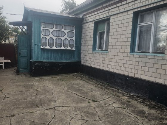 ПРОДАМ дом на Лашках 10 сот земли.90м