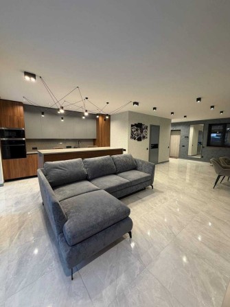 Продаж сучасного дуплексу, Лєтра - фото 1