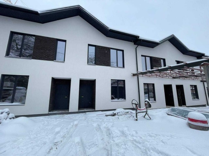 Таунхаус біля парку Дубки з великим власним двориком.Єоселя,Сертифікат - фото 1