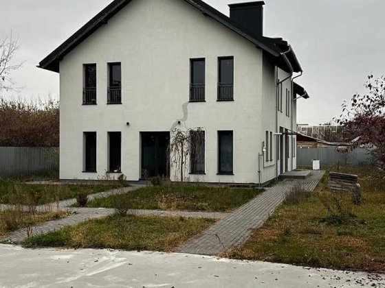 Продаж будинку з оздобленням 300 м Ділянка 10 сот Ирпень