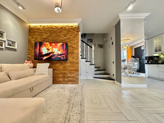 Внутрішній таунхаус з резервним живленням. Газ. 15 хв до метро. Буча