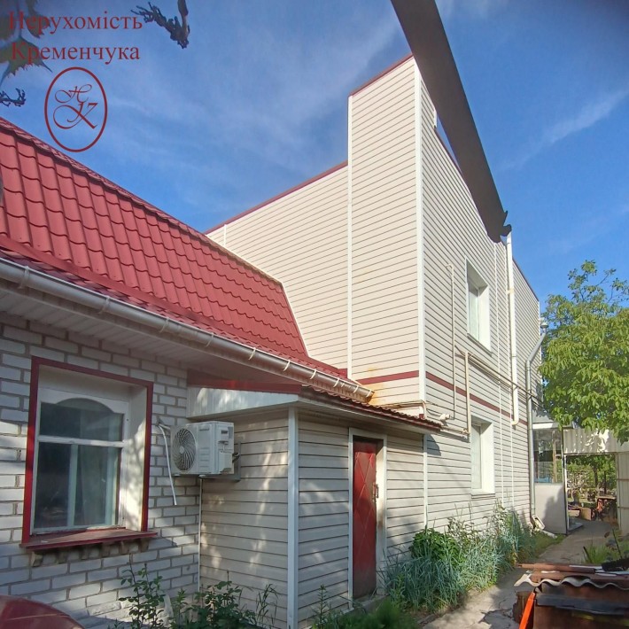 Просторий двоповерховий будинок для комфортного життя - фото 1