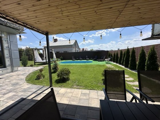 Продаж сучасного двоповерхового будинку  с басейном Кривой Рог