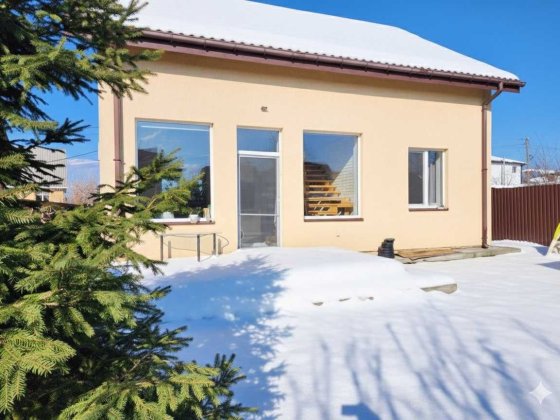 Будинок з терасою в передмісті Киева, місто Буча. Буча