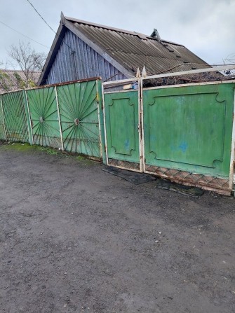 Продаю газофицированный дом со всеми удобствами на посёлке Победа - фото 1