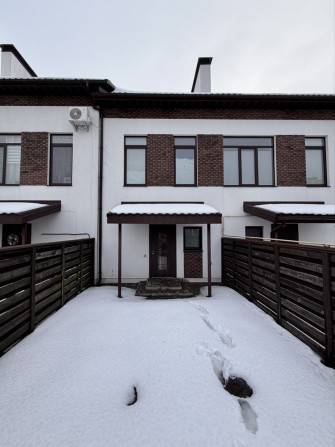 Таунхаус 115,5 м² у Стоянці (Ірпінь) з терасою, 3 поверхи, 3 санвузи - фото 1