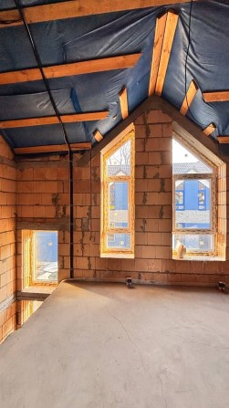 Продаж Таунхаусу в центрі, поруч парк, школа - фото 1