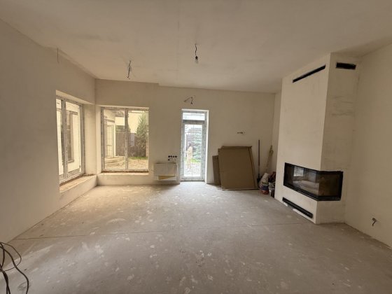 Продаж будинку Буча з сауною з ремонтом камін мансарда тепла підлога Буча