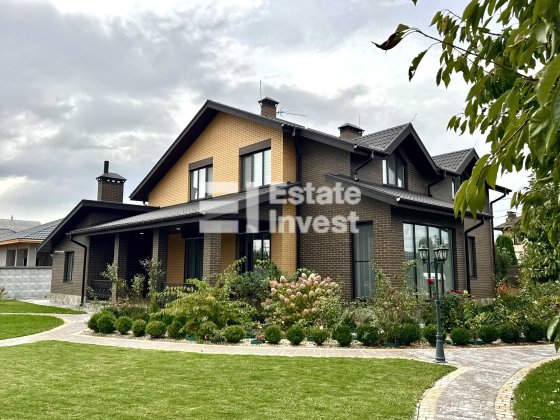 Продається елітне двоповерхове домоволодіння у Борисполі Борисполь