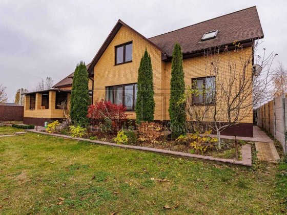 Продам шикарний будинок в м.Бориспіль (СТ»Ніко-Фінанс»)площею 298 м.кв Бориспіль