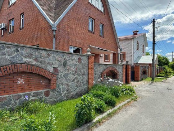 Ідеальний будинок для великої сім'ї та потужно для бізнесу вул.Трусова Кременчук