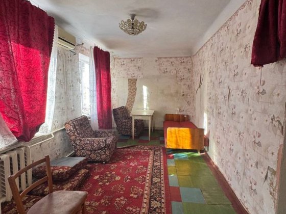 17 квартал, Продаж  коттеджу на два власника, газ, вода,свій двір Кривой Рог