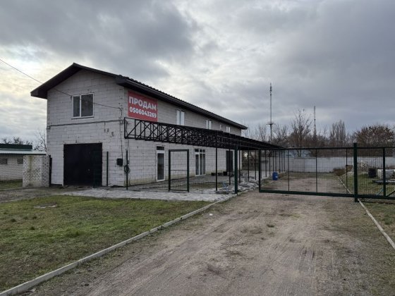 Продаж будинку, комерційного приміщення, гаражу, 300м2