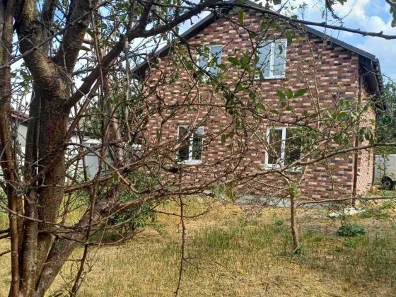 Двоповерховий будинок без ремонту. Буча Буча