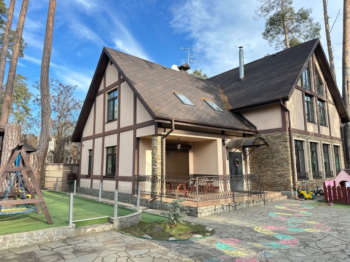 Будинок у центрі міста – фасадний, з  ремонтом і центр. комунікаціями! - фото 1