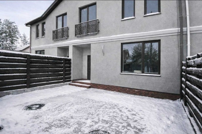 Таунхаус в Ірпені: затишок та школа - ідеально для сім'ї! - фото 1