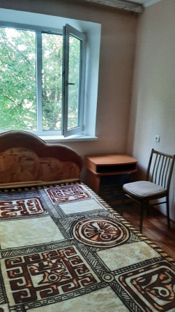 Сда  комнату, пр-кт Богдана Хмельницкого,  рядом с проспектом О.Поля - фото 1