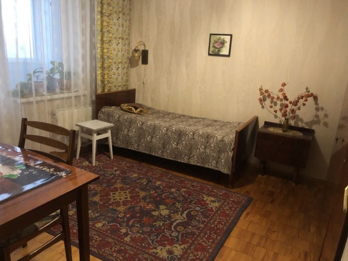 отличная комната с балконом, мебель, техника, пешком м. Шулявская - фото 1