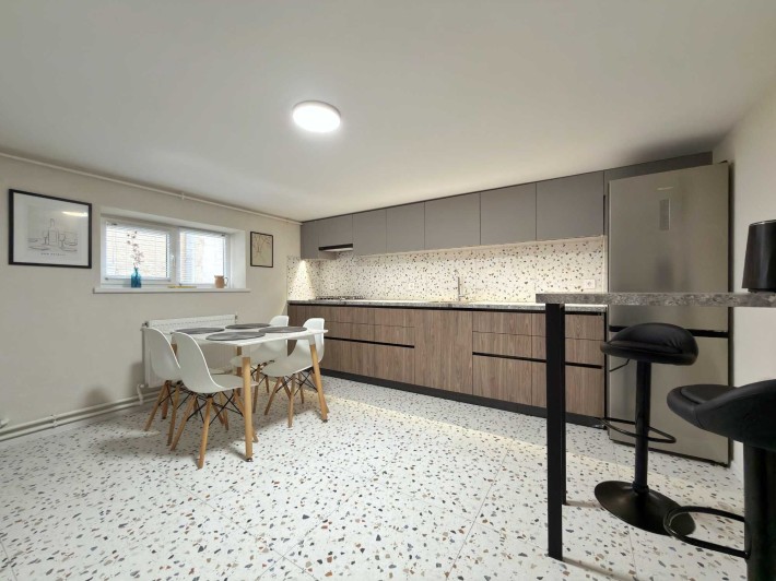 Оренда КІМНАТИ для дівчини в пʼятикімнатному будинку вул. Дальня 3 - фото 1