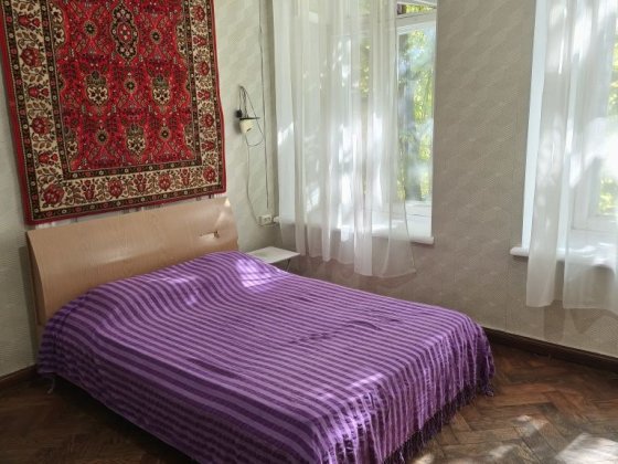 Сдаётся комната в комунне со своей кухней и душевой. Центр!