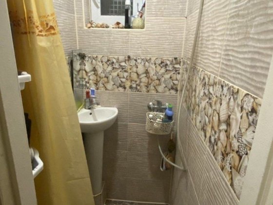 Сдам комнату в центре ,свою ,коммунальн включены 4000т