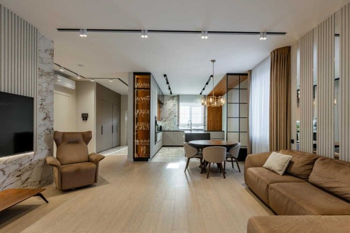 Продаж будинку в Хотові, з ремонтом, 220м2, 10 соток, Київ 2 км. - фото 1