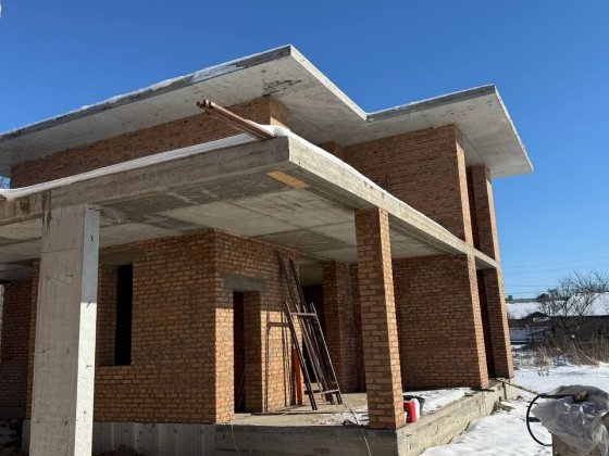 Будинок с. Хотів, вул. Київська 8 соток землі Хотів