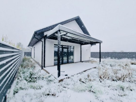 Продаж 2 поверхового будинку з верандою та земельною ділянкою Шкаровка